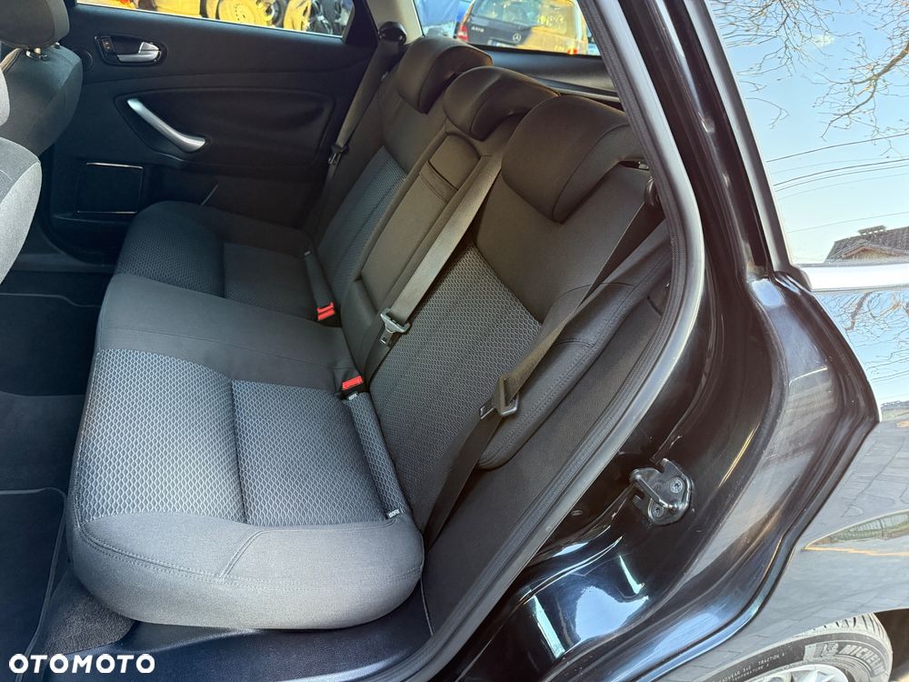 Ford Mondeo 2.0 TDCi Ghia - 18