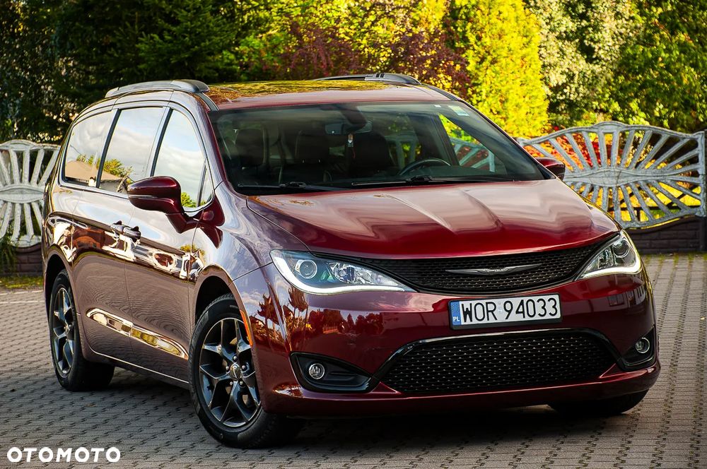 Chrysler Pacifica - 30