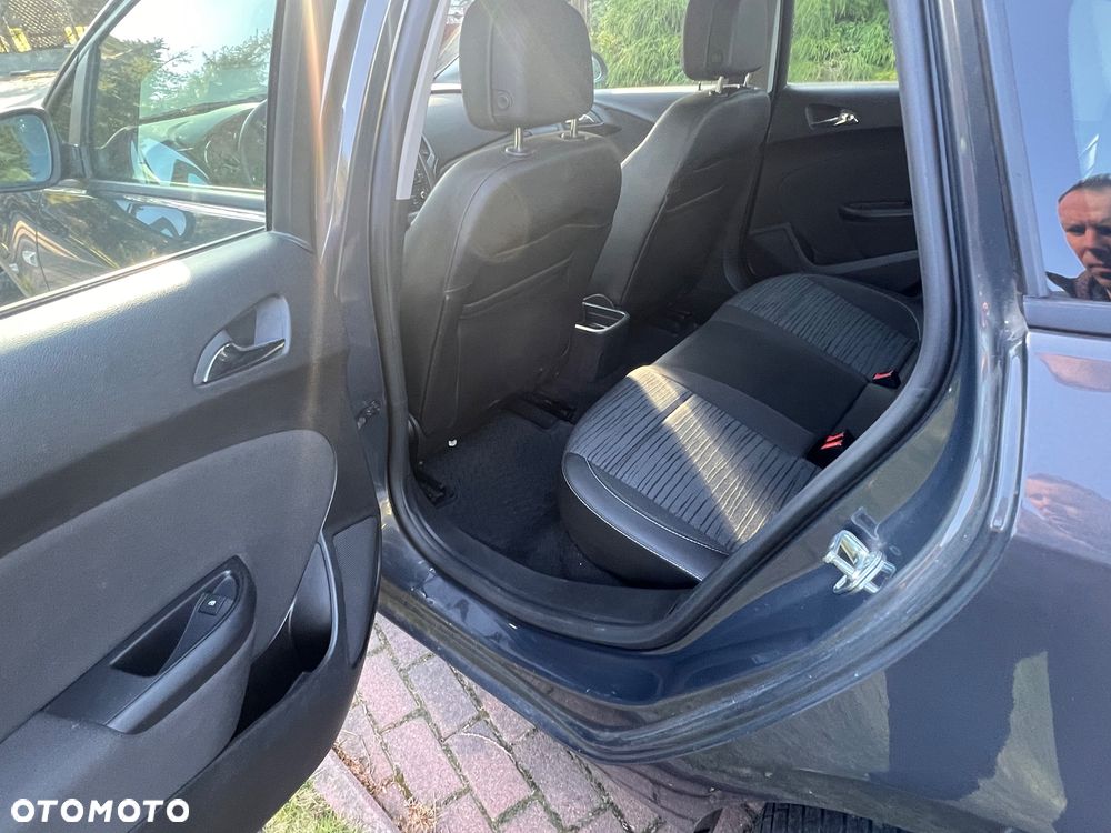 Opel Astra 1.6 Cosmo EU6 - 7