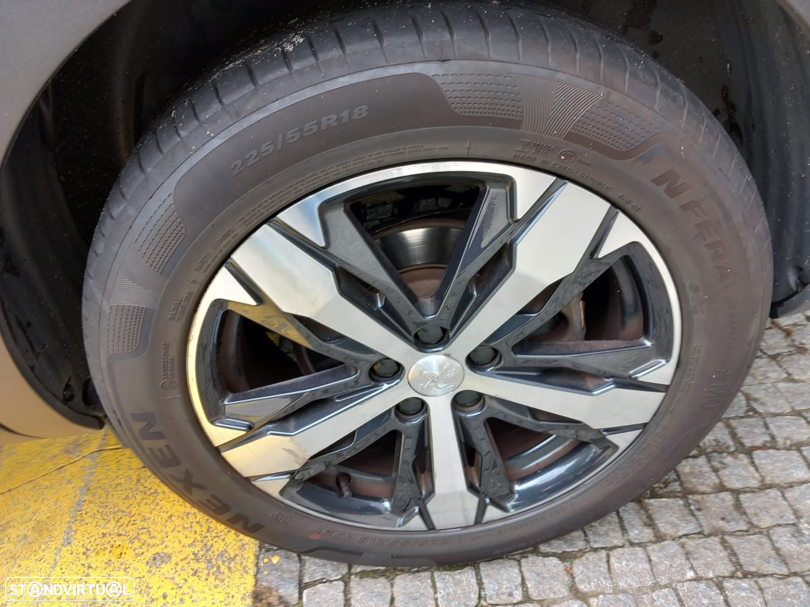 Peugeot 5008 1.5 BlueHDi Allure EAT8 - 44