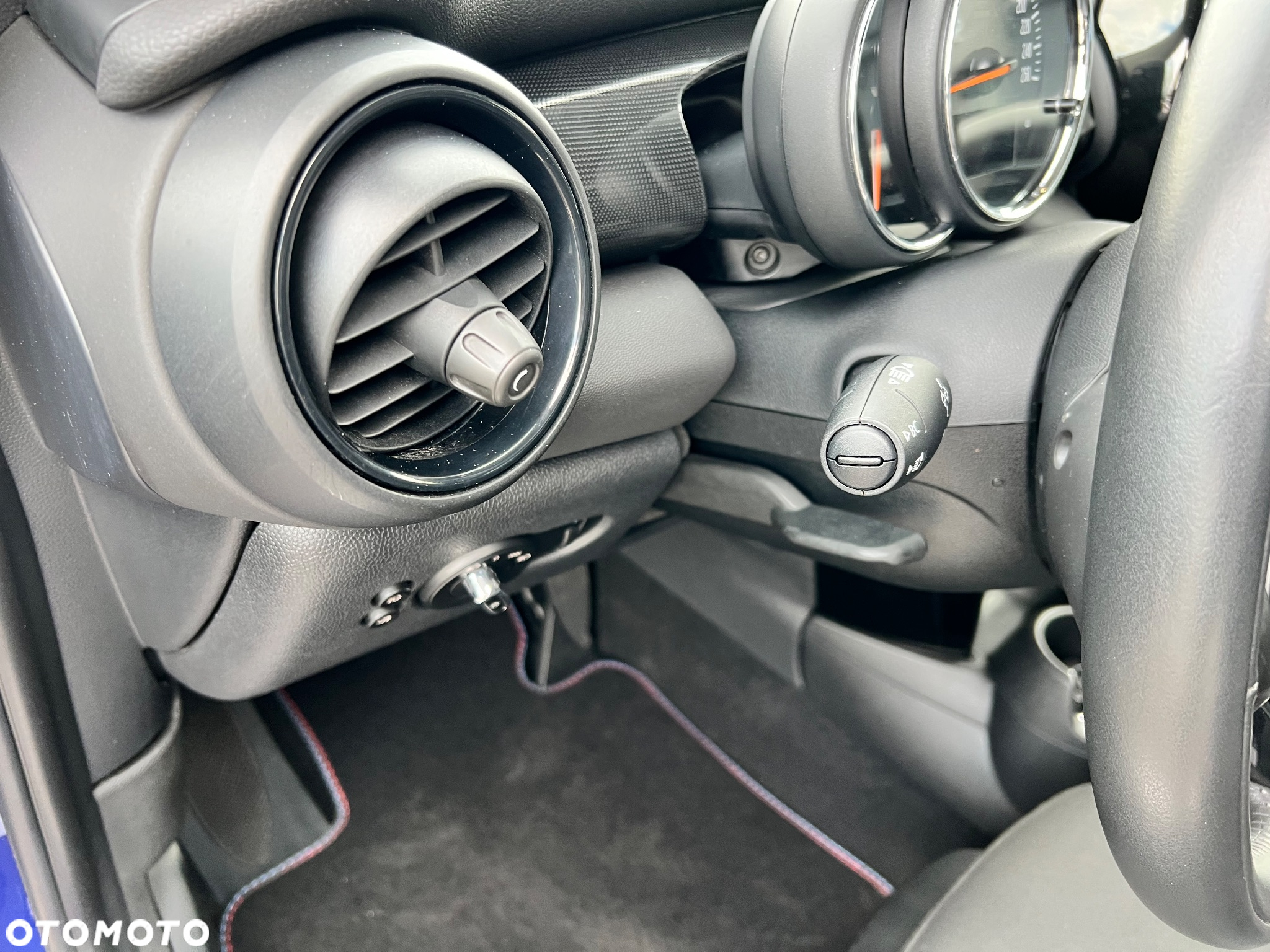 MINI Cooper Essential Trim - 16