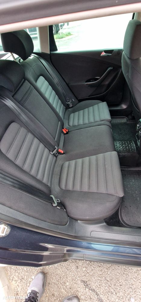 Volkswagen Passat - 10