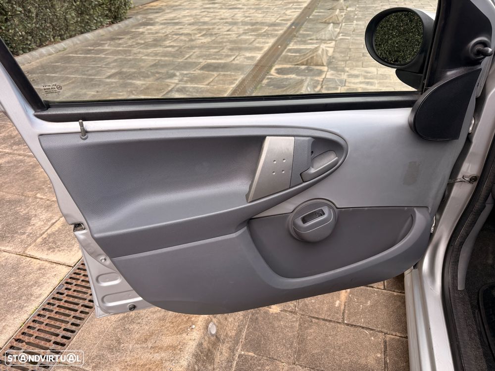 Peugeot 107 1.0 Urban - 14