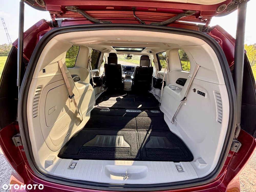 Chrysler Pacifica - 12