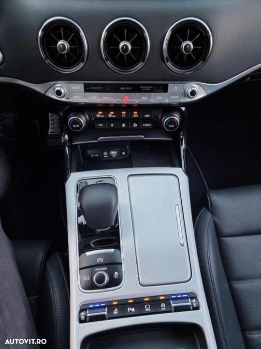 Kia Stinger 2.2 CRDI AWD GT Line - 32