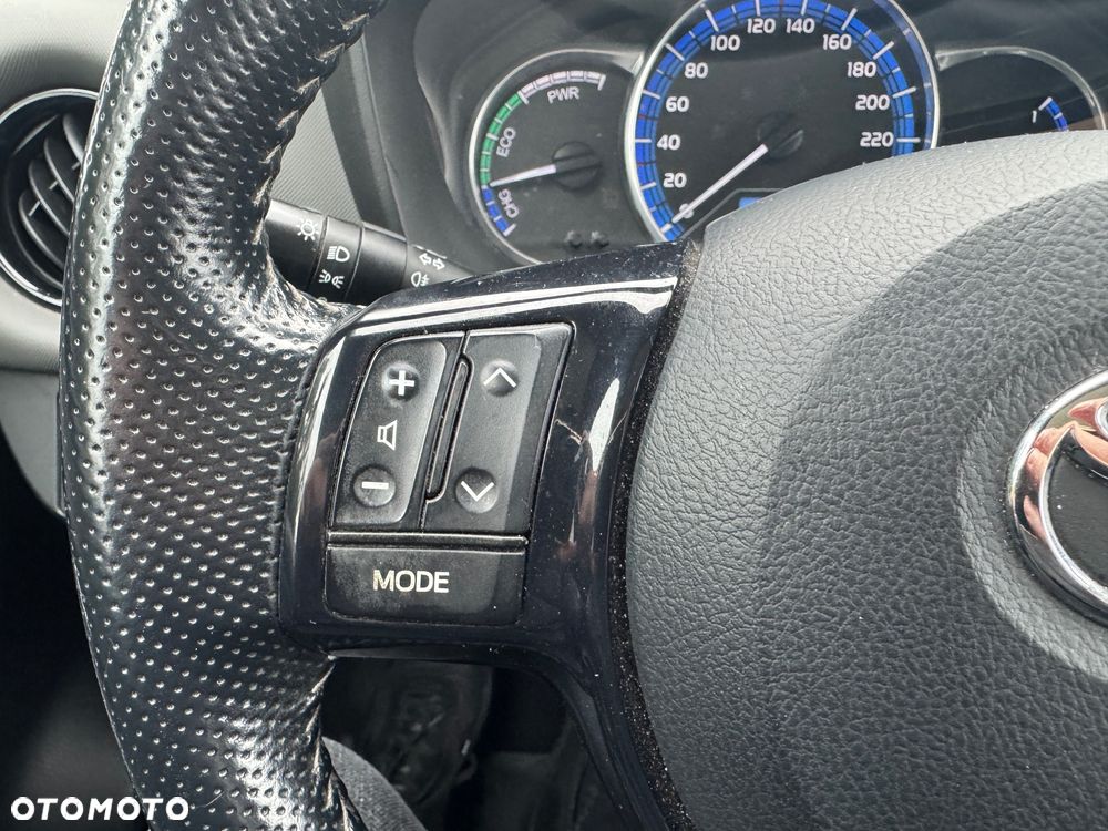 Toyota Yaris Hybrid 1.5 VVT-i Comfort mit Design Paket - 20