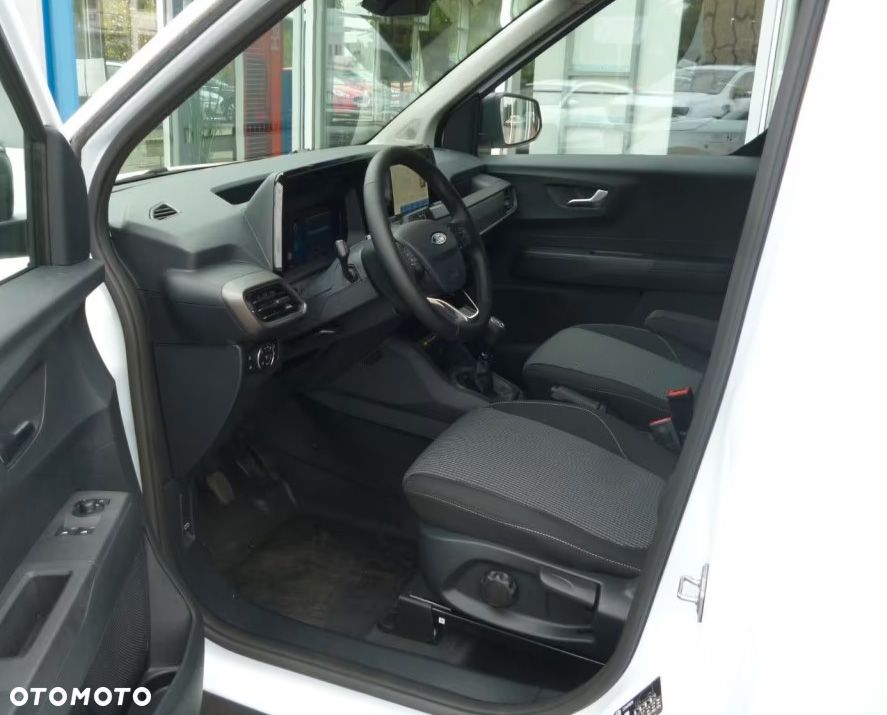 Ford Transit Courier - 7