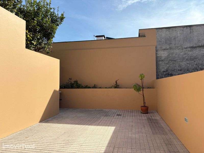 Moradia na Maia, com amplos espaços e em excelentes condições - Grande imagem: 4/11