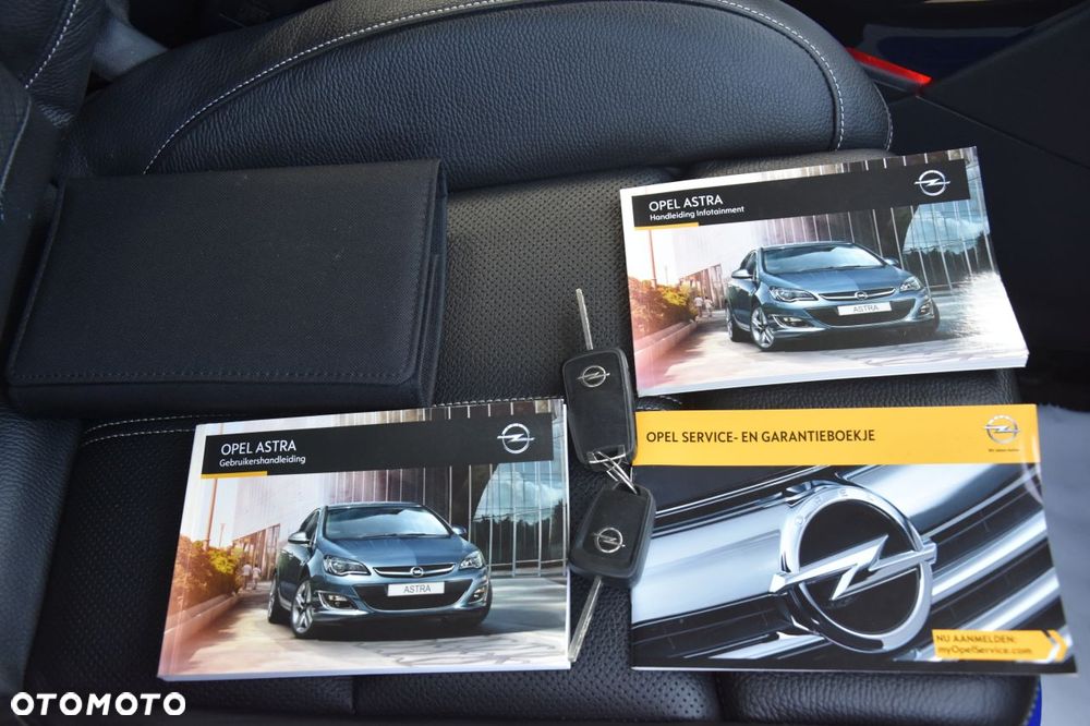 Opel Astra 1.4 Turbo Cosmo - 25