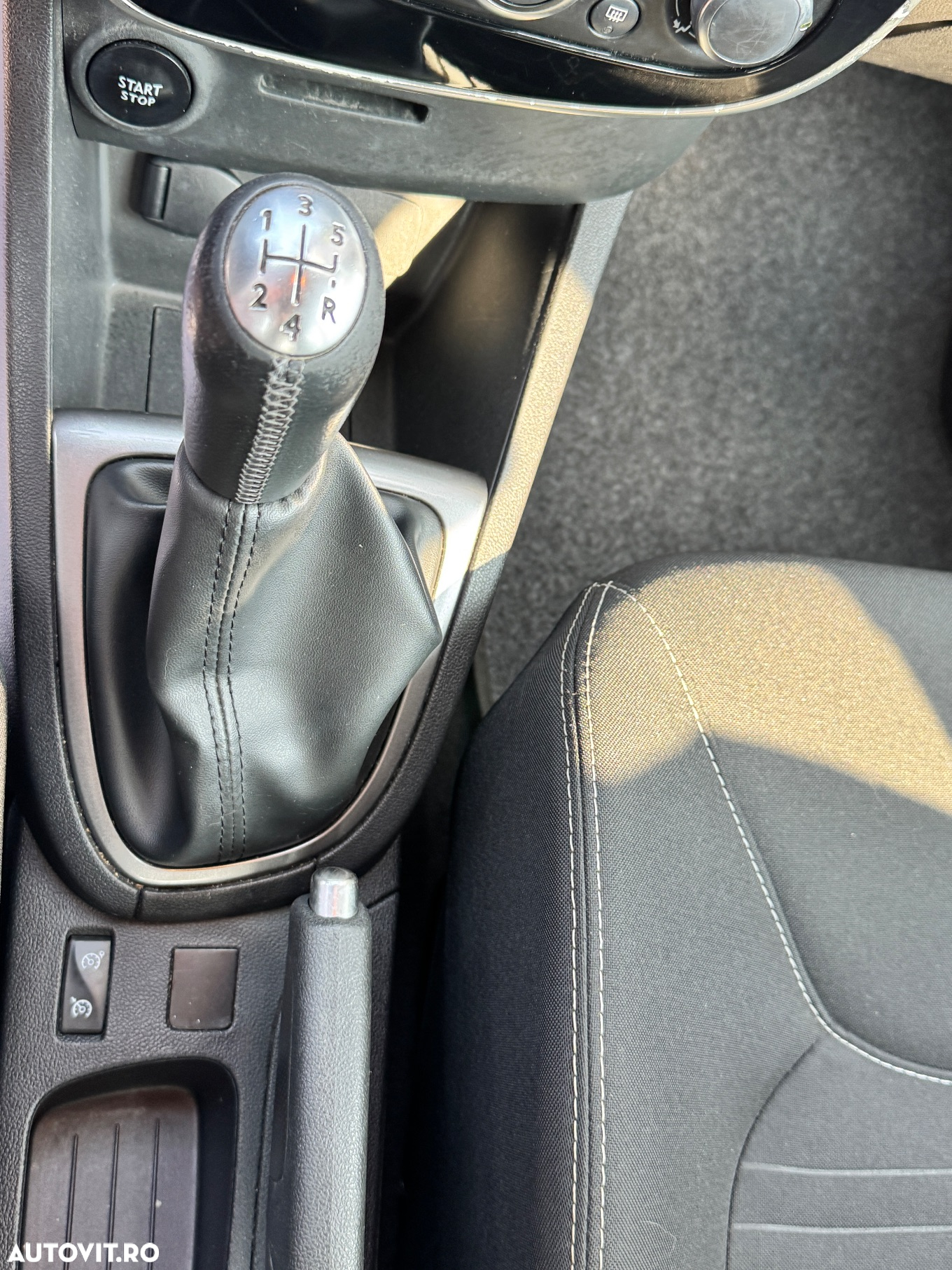 Renault Clio (Energy) TCe 90 Start & Stop INTENS - 9