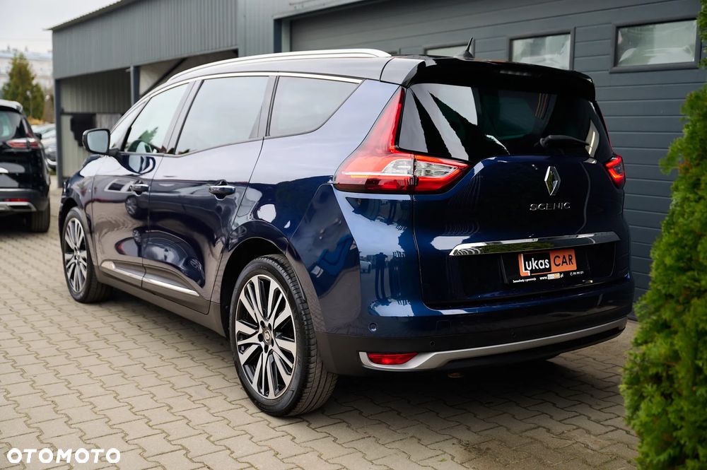 Renault Grand Scenic - 32