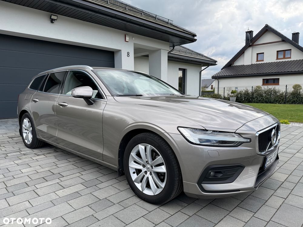 Volvo V60 B4 D Momentum - 1
