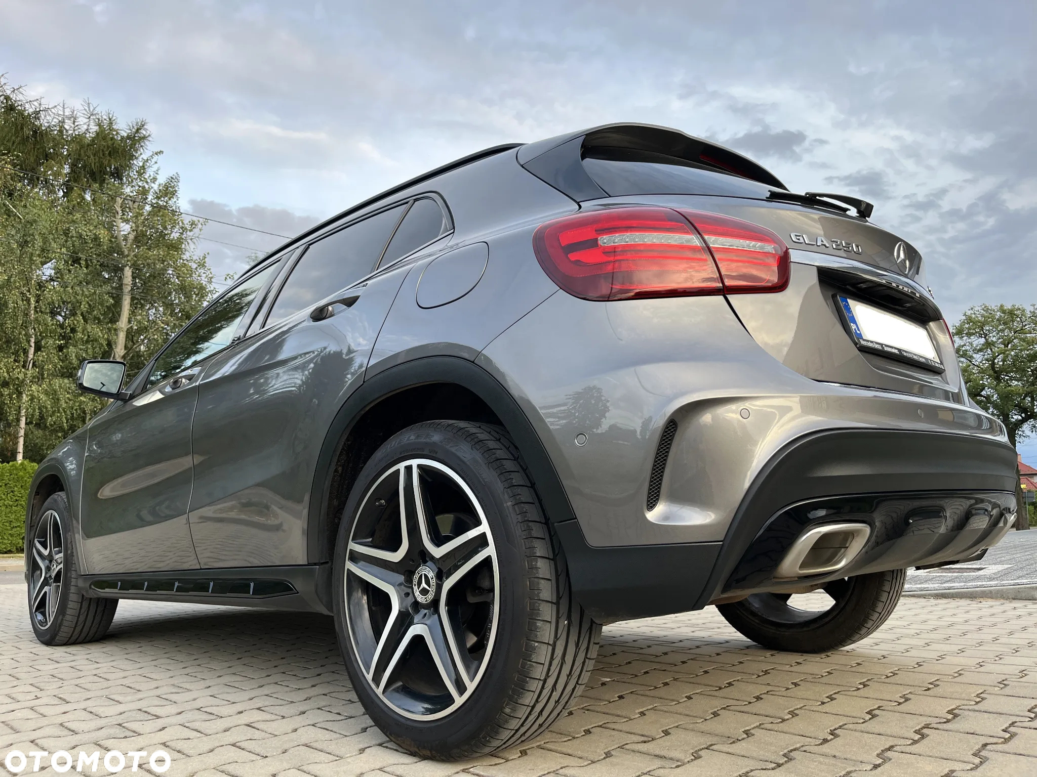 Mercedes-Benz GLA 250 4-Matic AMG Line - 16