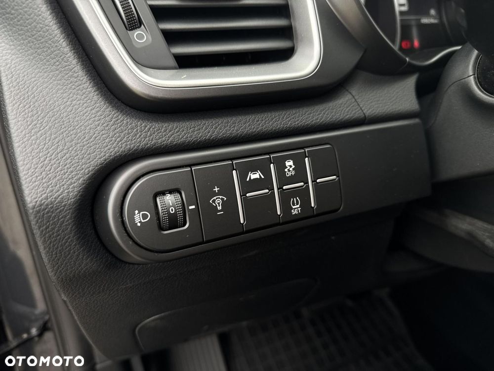 Kia Ceed 1.5 T-GDI M DCT - 21