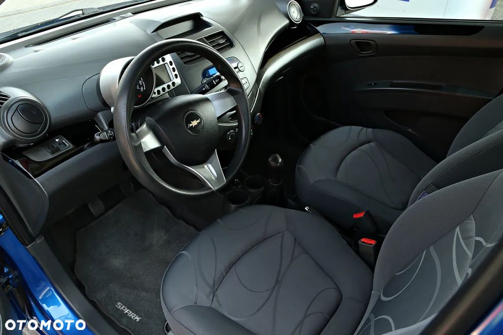Chevrolet Spark - 25
