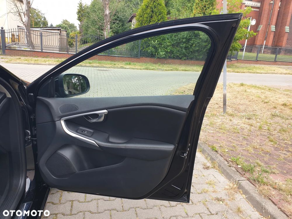 Volvo V40 D3 Inscription - 28