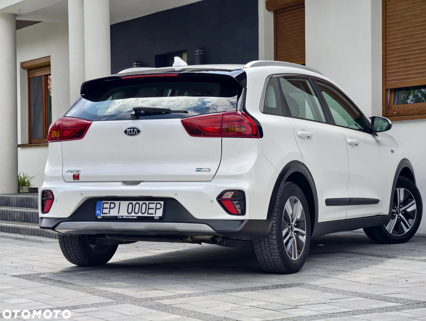 Kia Niro 1.6 GDI Hybrid L Business Line - 33
