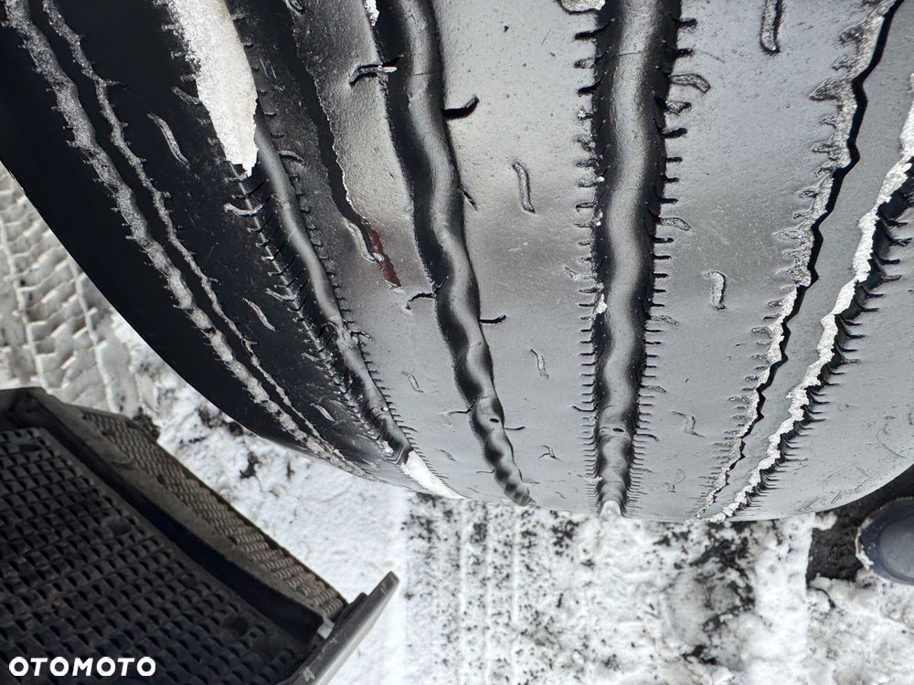 Mercedes-Benz Actros - 12