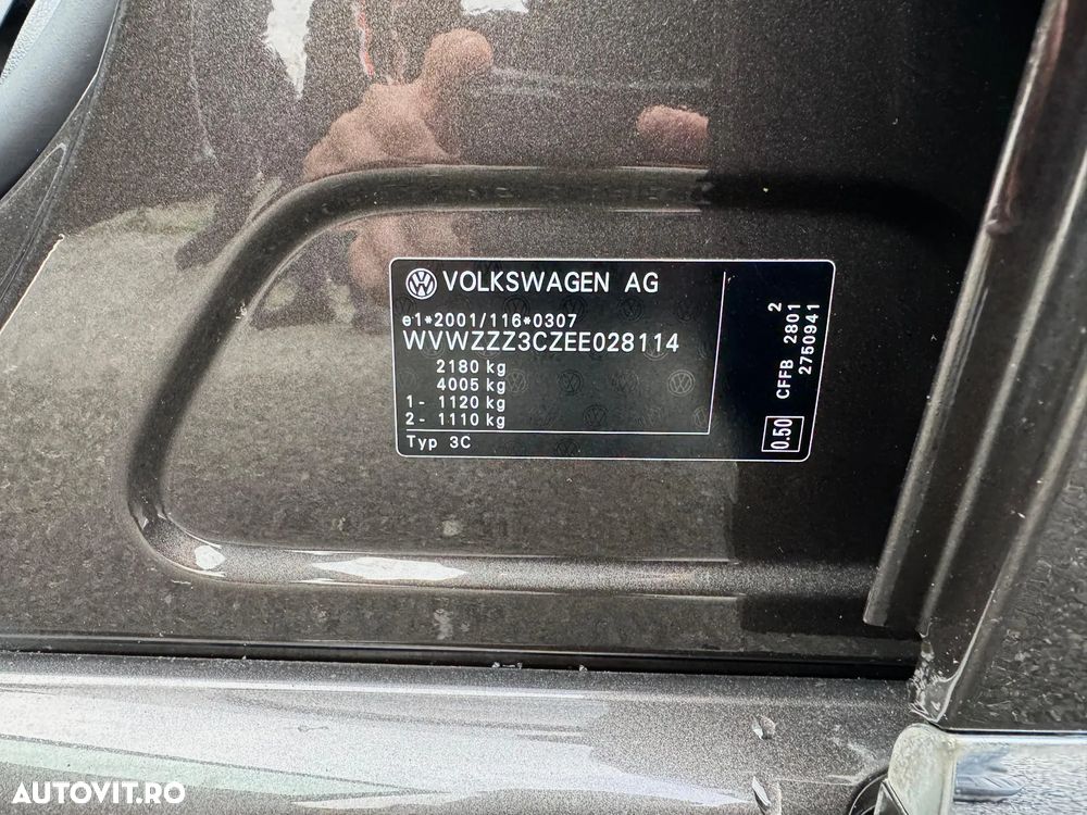 Volkswagen Passat Variant 2.0 TDI BlueMotion Technology DPF Comfortline - 24