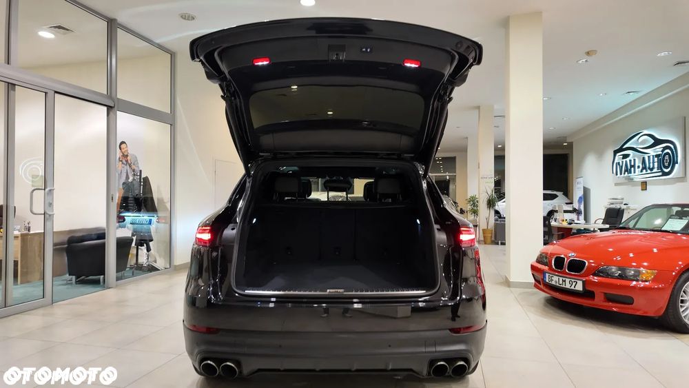 Porsche Cayenne S - 40