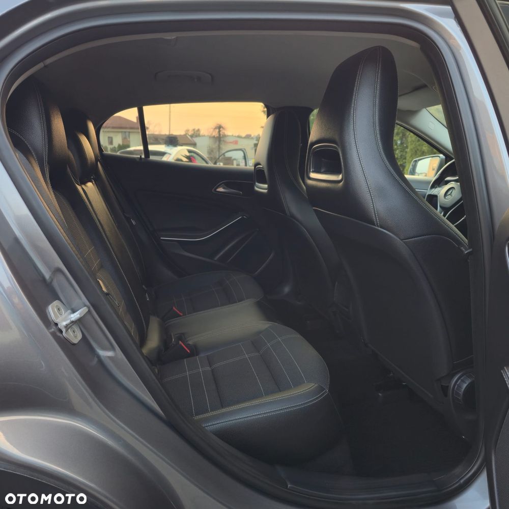 Mercedes-Benz GLA 220 d 4Matic 7G-DCT AMG Line - 27