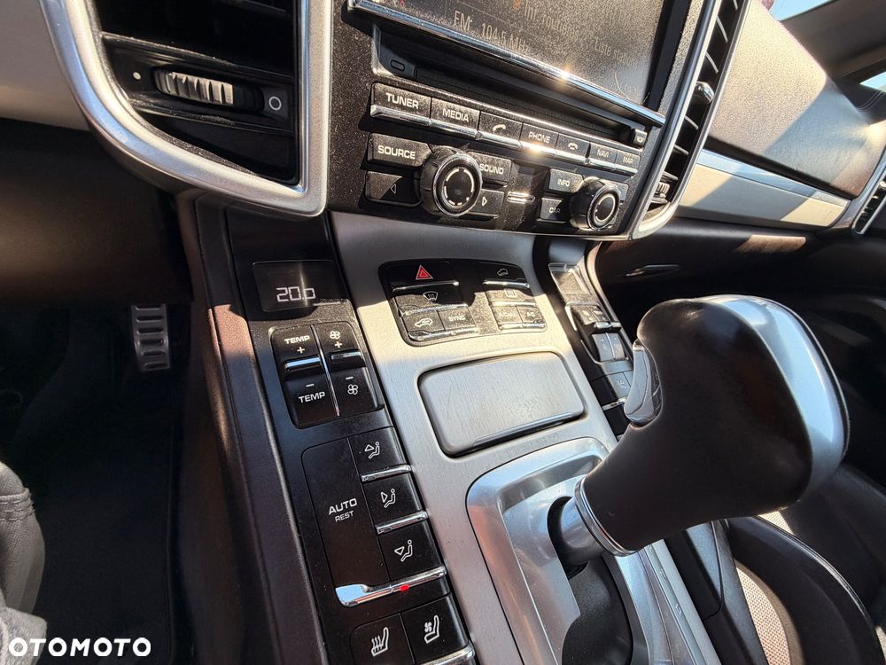 Porsche Cayenne S Tiptronic S - 26