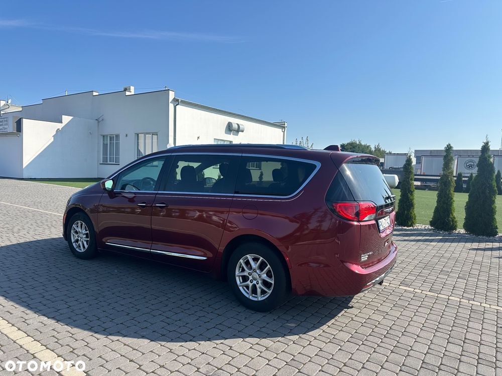 Chrysler Pacifica - 17