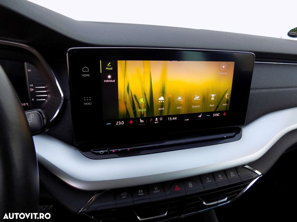 Skoda Octavia 2.0 TDI STYLE DSG - 21