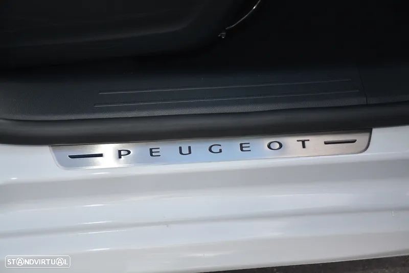 Peugeot 208 1.2 PureTech SE Style - 10