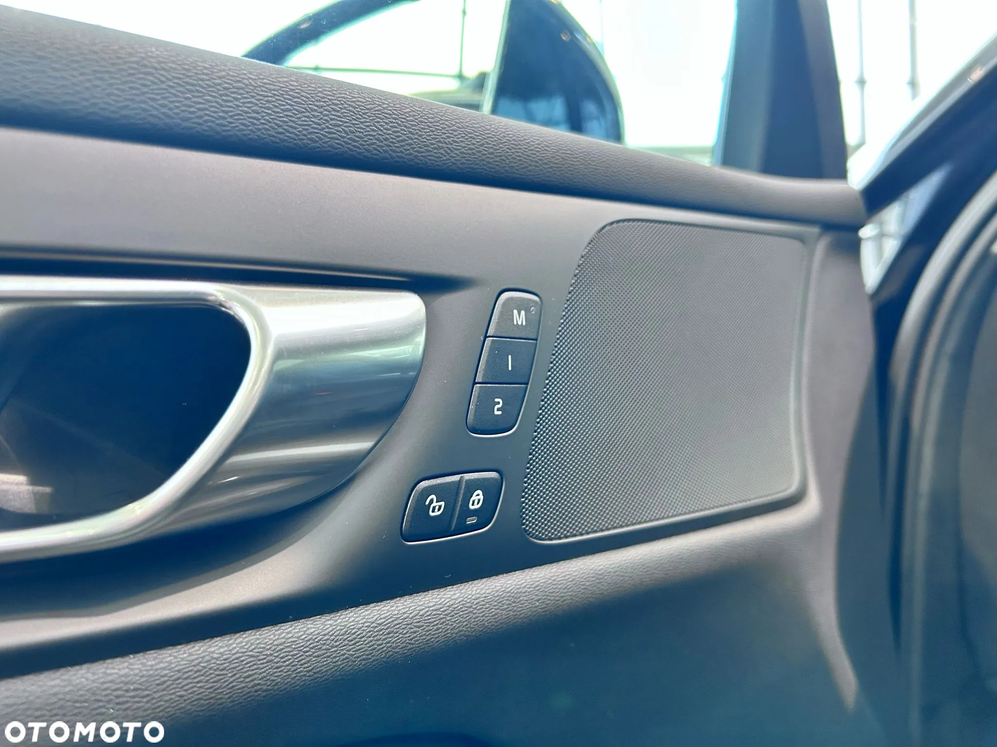 Volvo V60 B4 B Plus Dark - 11