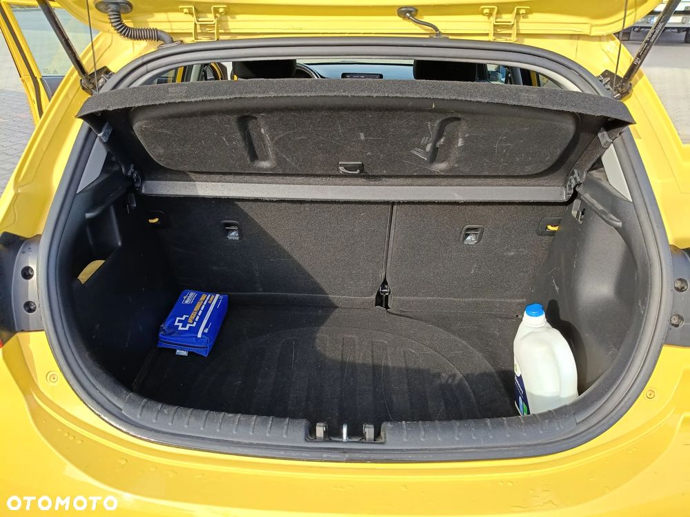 Kia Rio - 12