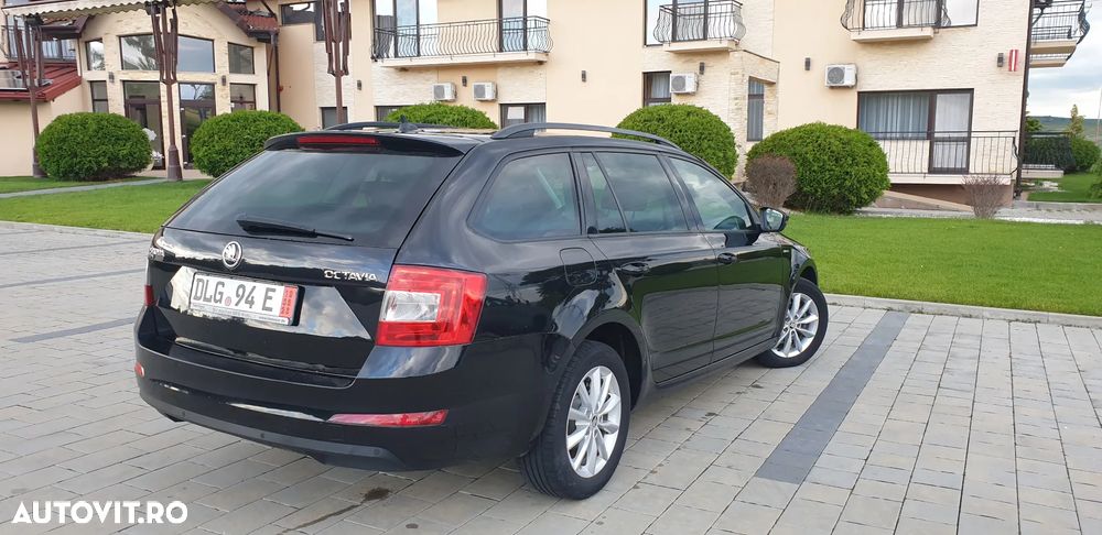 Skoda Octavia 2.0 TDI (Green tec) DSG Style - 4