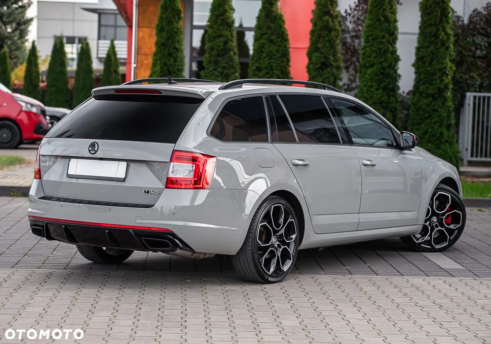 Skoda Octavia Combi 2.0 TSI DSG RS - 13