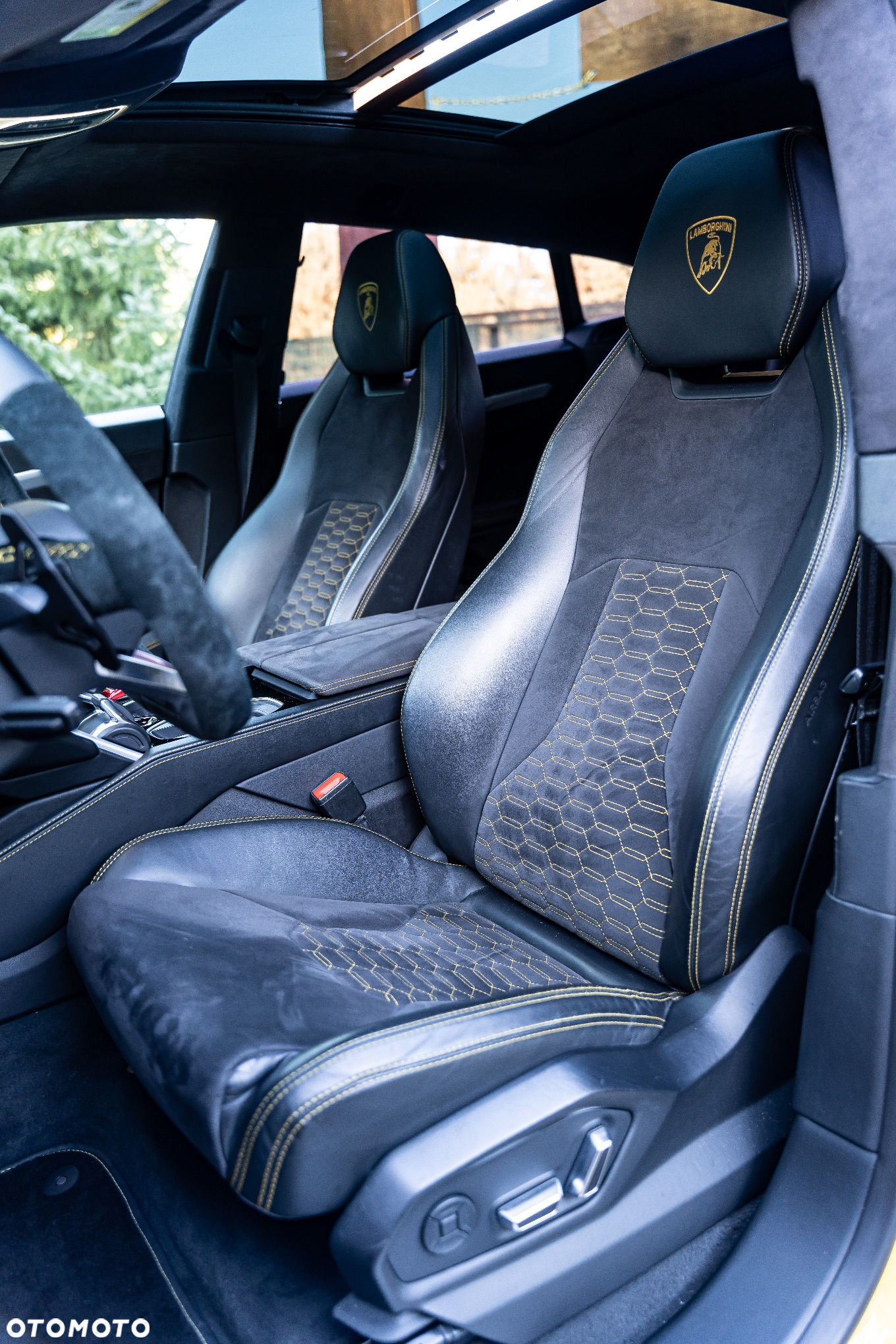 Lamborghini Urus Standard - 21