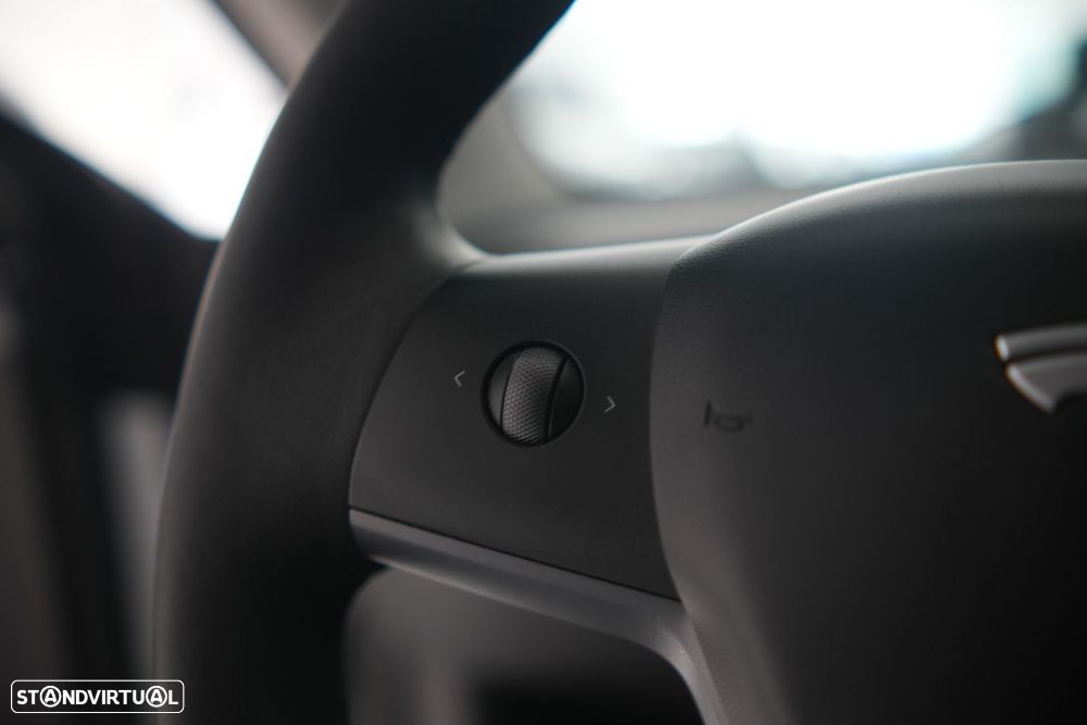 Tesla Model 3 - 9