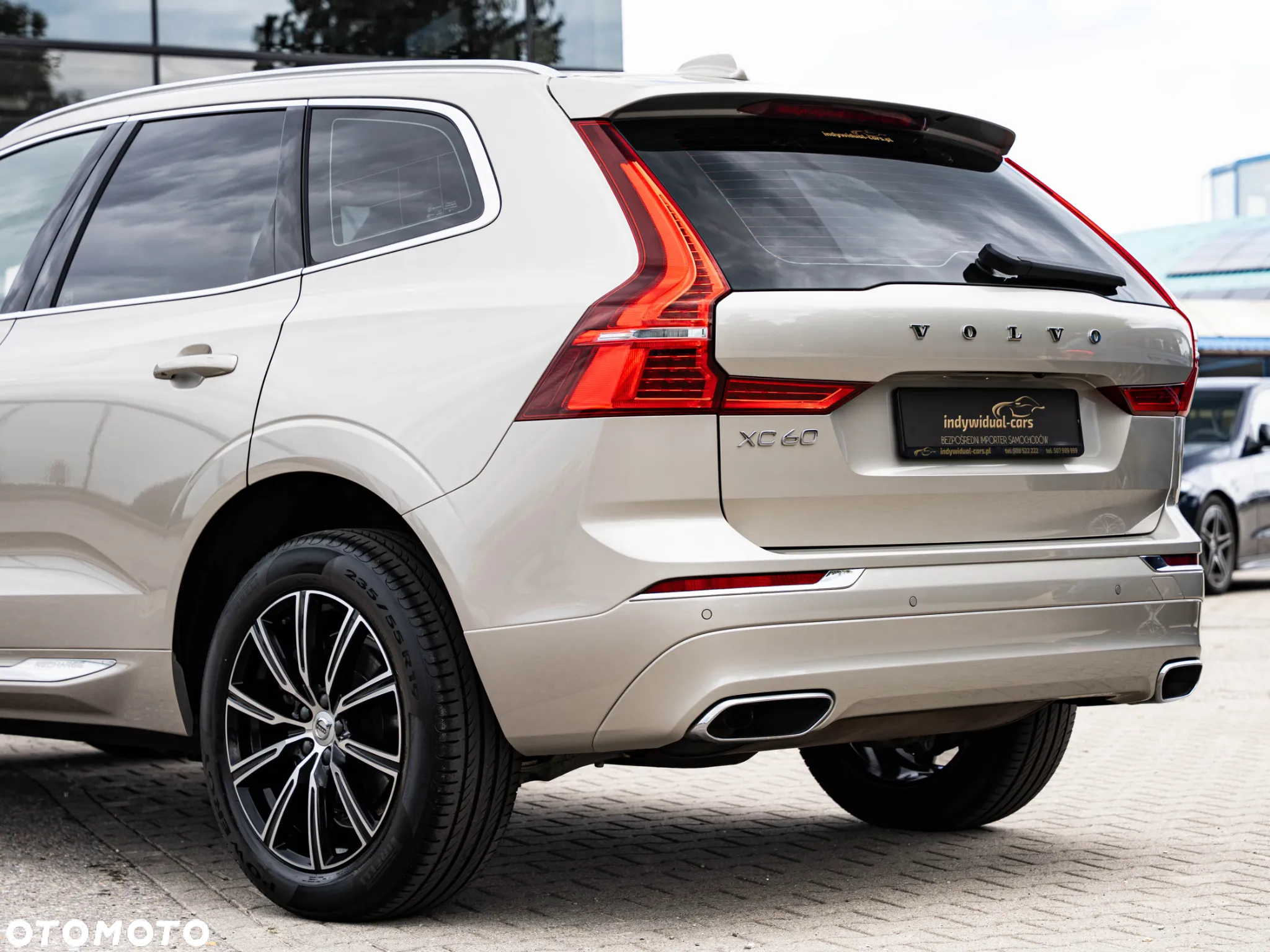 Volvo XC 60 T6 AWD Plug-In Hybrid Inscription - 11