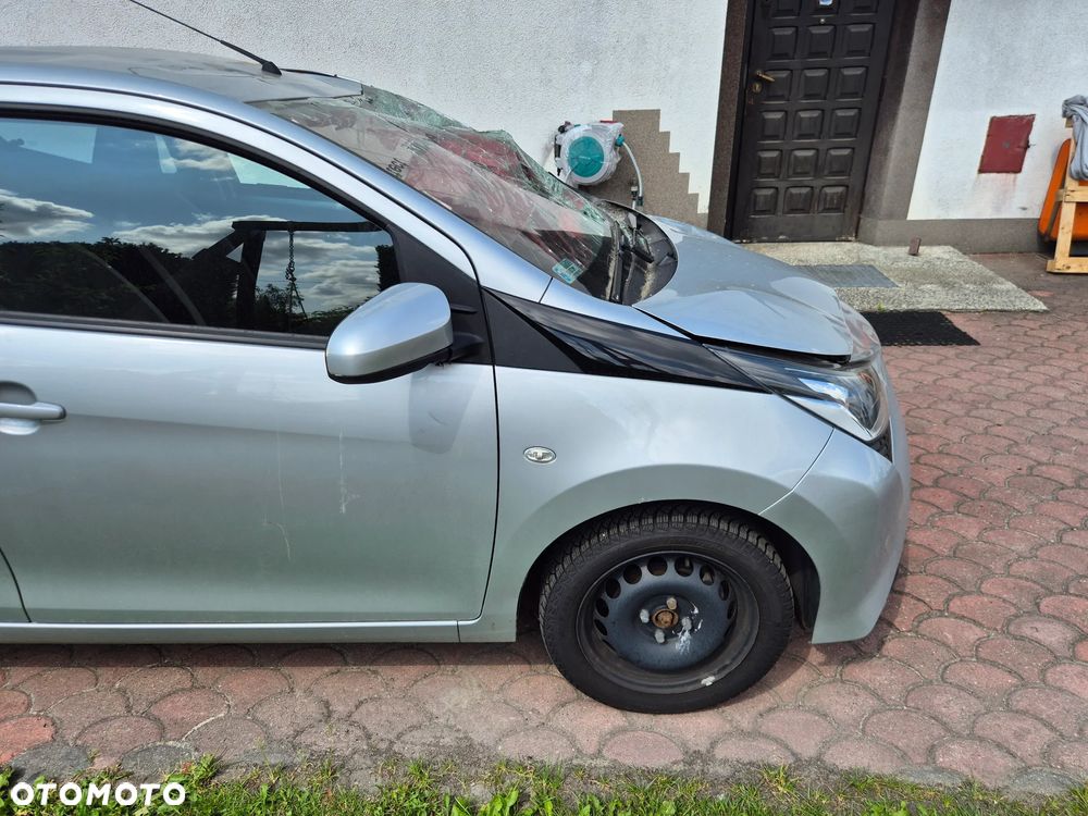 Toyota Aygo x-play - 36