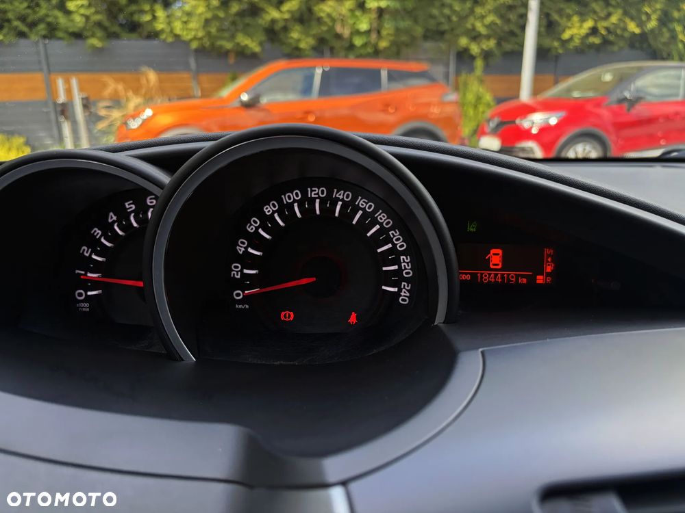 Toyota Verso 1.8 Prestige 7os MS - 22