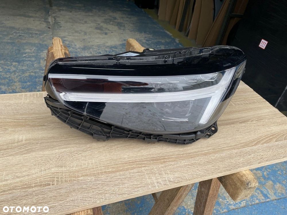 LAMPA PRZEDNIA LEWA VOLVO XC40 LIFT PIXEL 32140402 - 1