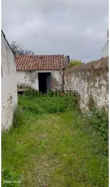 Moradia devoluta em lote de 500 m2 - Grande imagem: 5/8