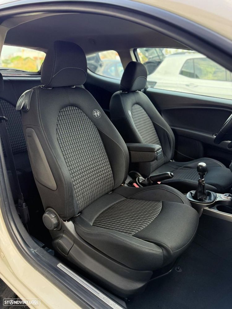 Alfa Romeo MiTo 1.6 JTD Distinctive - 17