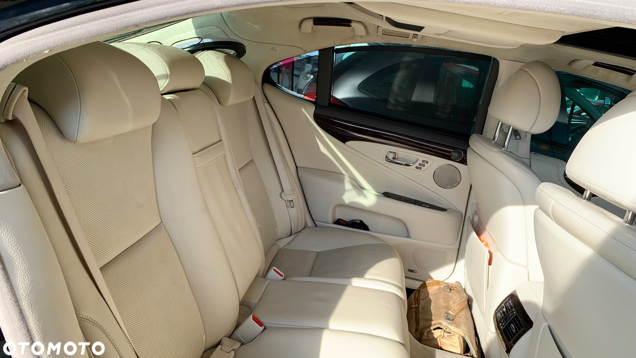 Lexus LS 600h Prestige - 10