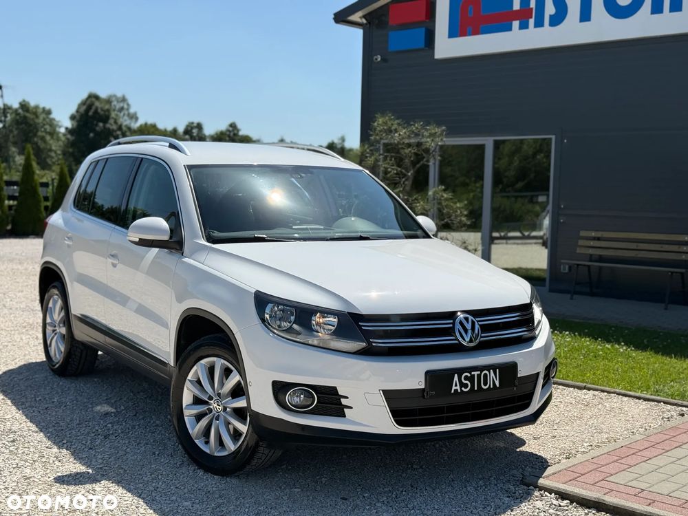 Volkswagen Tiguan 2.0 TDI DPF BlueMotion Technology Lounge Sport & Style - 4