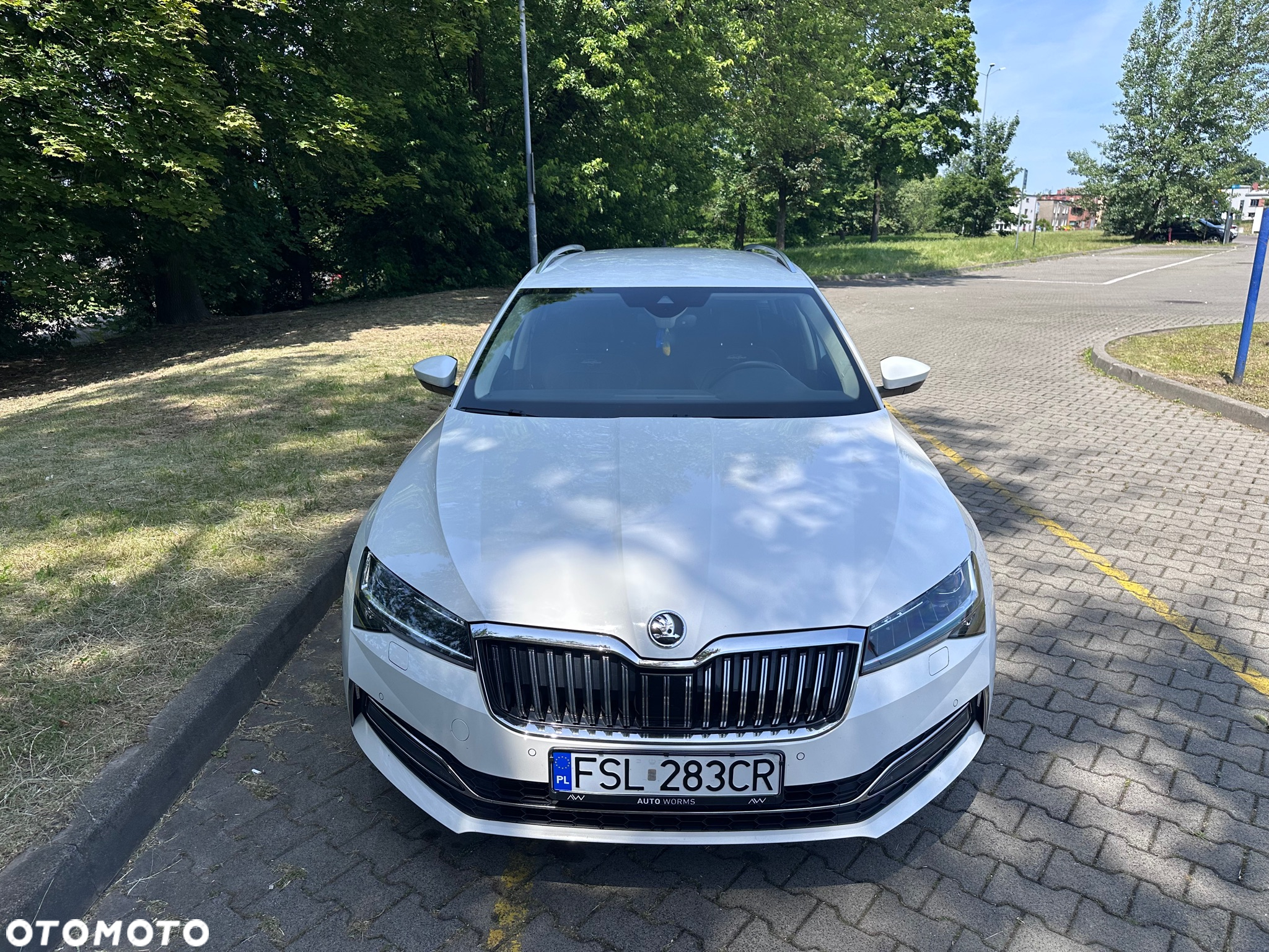 Skoda Superb 2.0 TDI L&K DSG - 2