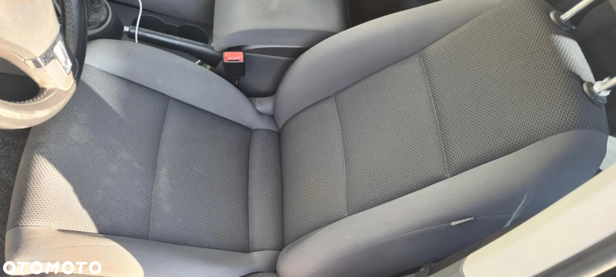 Volkswagen Touran 1.6 TDI DPF BlueMot Comfortline - 10