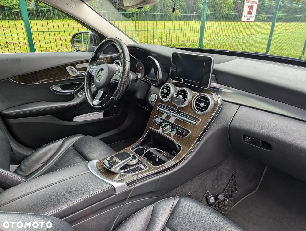 Mercedes-Benz Klasa C 300 7G-TRONIC - 2