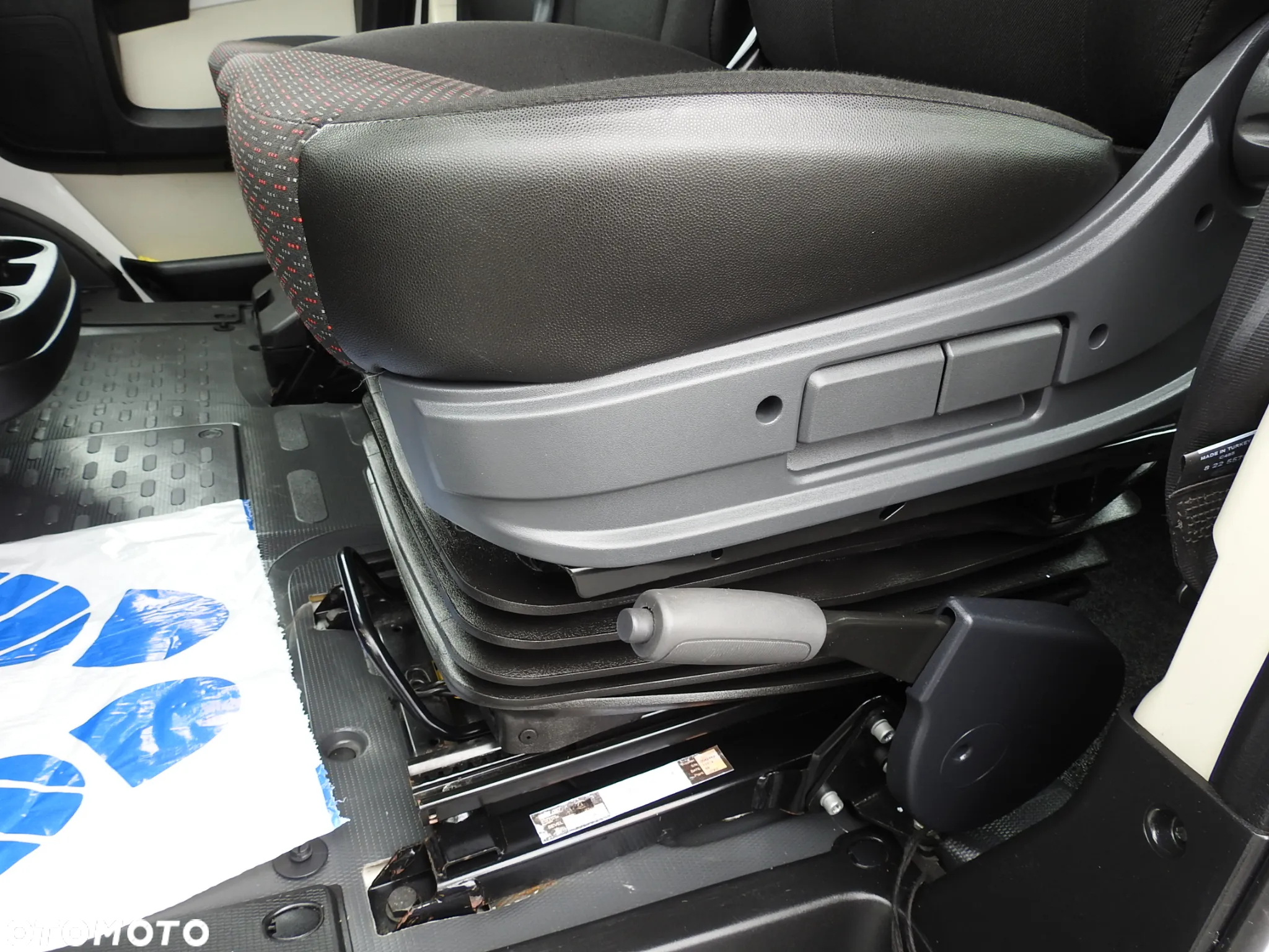 Peugeot BOXER FURGON BRYGADÓWKA 6 MIEJSC TEMPOMAT NAWIGACJA KLIMATYZACJA LEDY ASO 160KM [ H80381 ] - 26