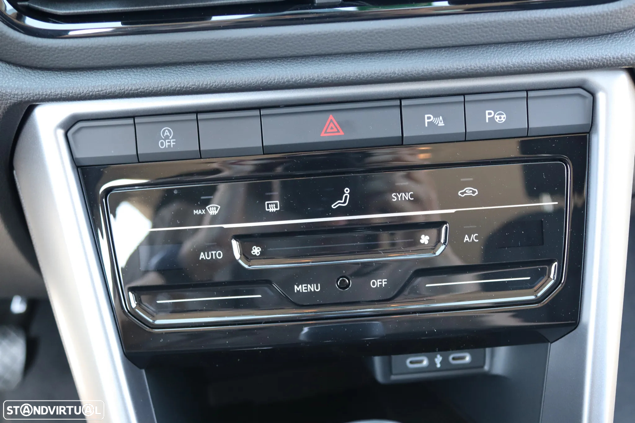VW T-Roc 1.0 TSI Urban - 15