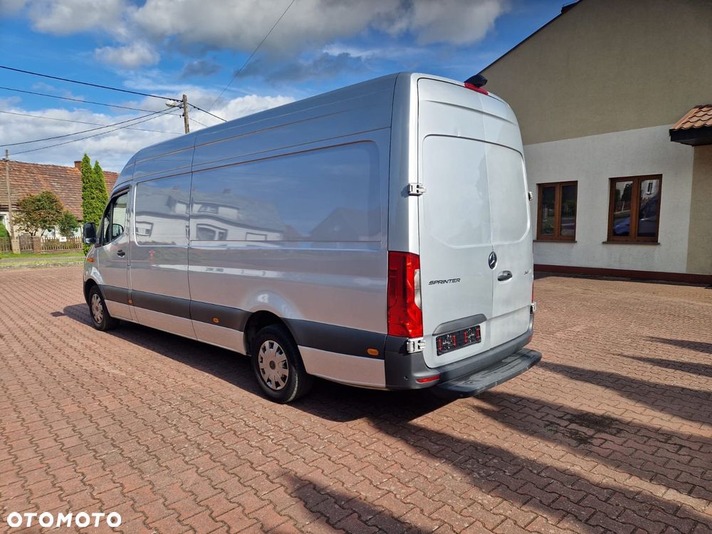 Mercedes-Benz Sprinter - 9