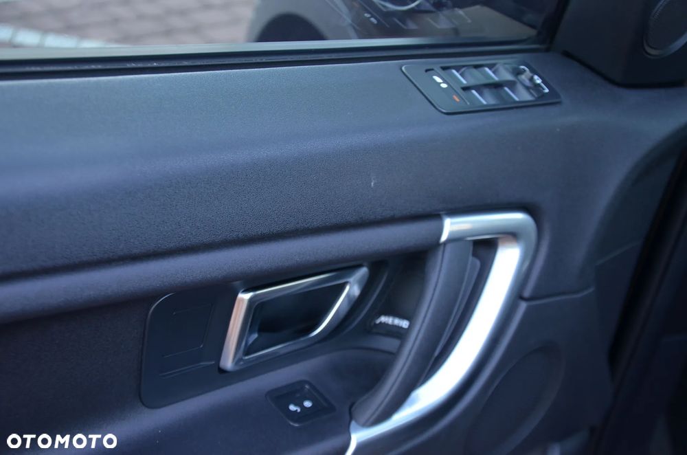 Land Rover Discovery Sport 2.0 TD4 HSE - 32